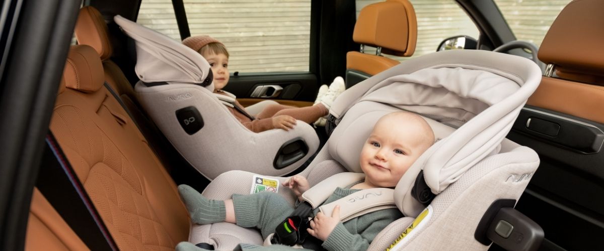 De ce este utila o capotina integrata la un scaun auto?