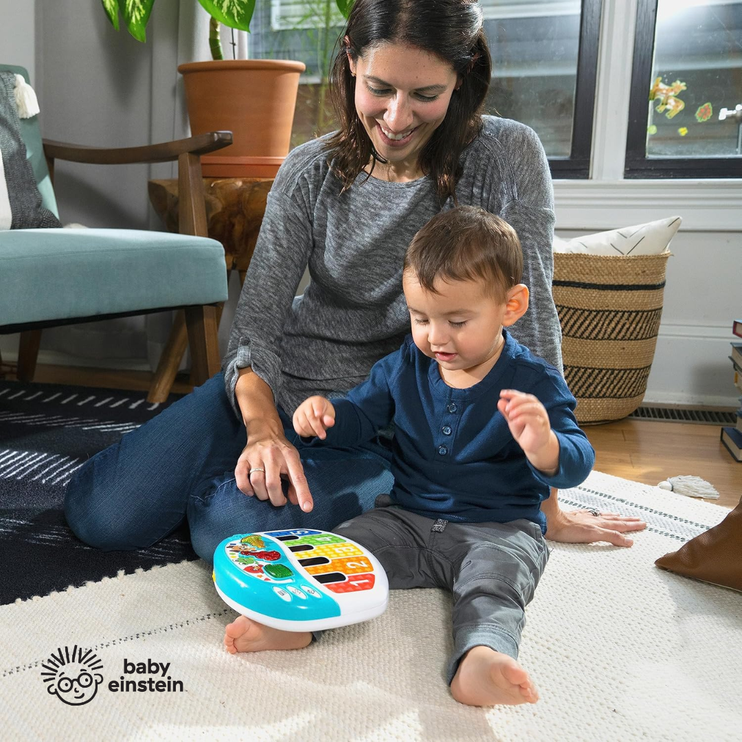 Cand joaca devine invatare: cum il ajuta muzica pe bebe sa descopere lumea