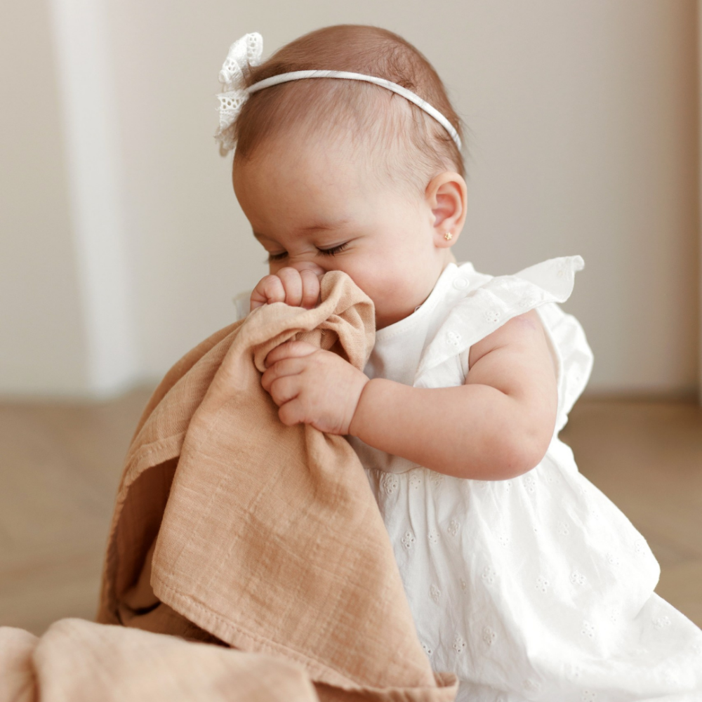 Muselina multifunctionala din bumbac 100% organic, ONINO HUG.me, Oatmeal Beige, x1 bucata, 120 x 120 cm, certificata GOTS