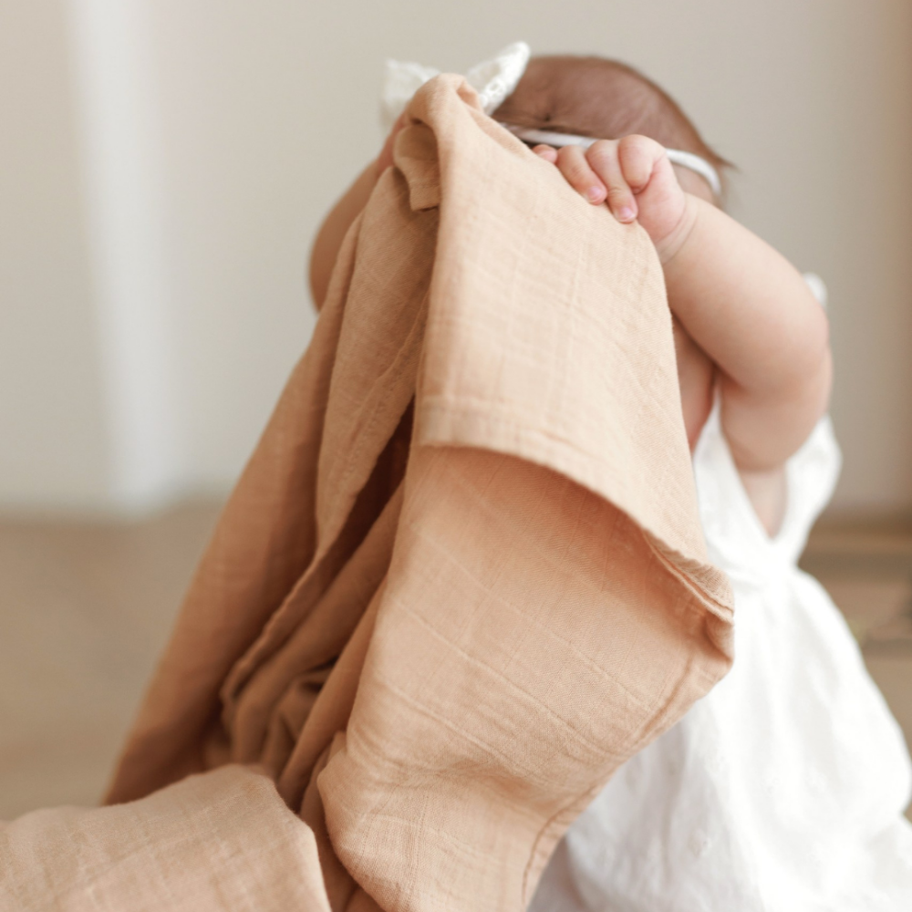 Muselina multifunctionala din bumbac 100% organic, ONINO HUG.me, Oatmeal Beige, x1 bucata, 120 x 120 cm, certificata GOTS