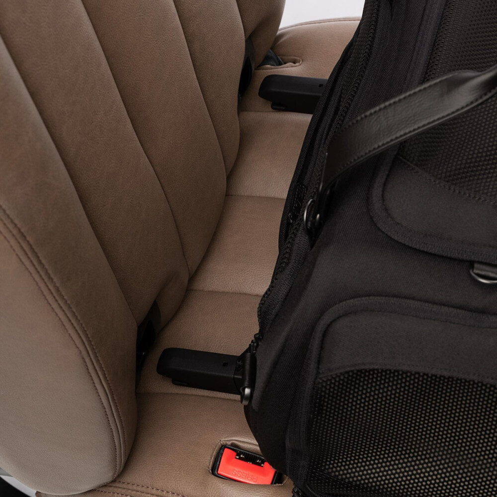 Sistem de transport si protectie Avion/Auto pentru Animale de Companie tip geanta Tavo Dupree II cu sistem de prindere Isofix, Onyx