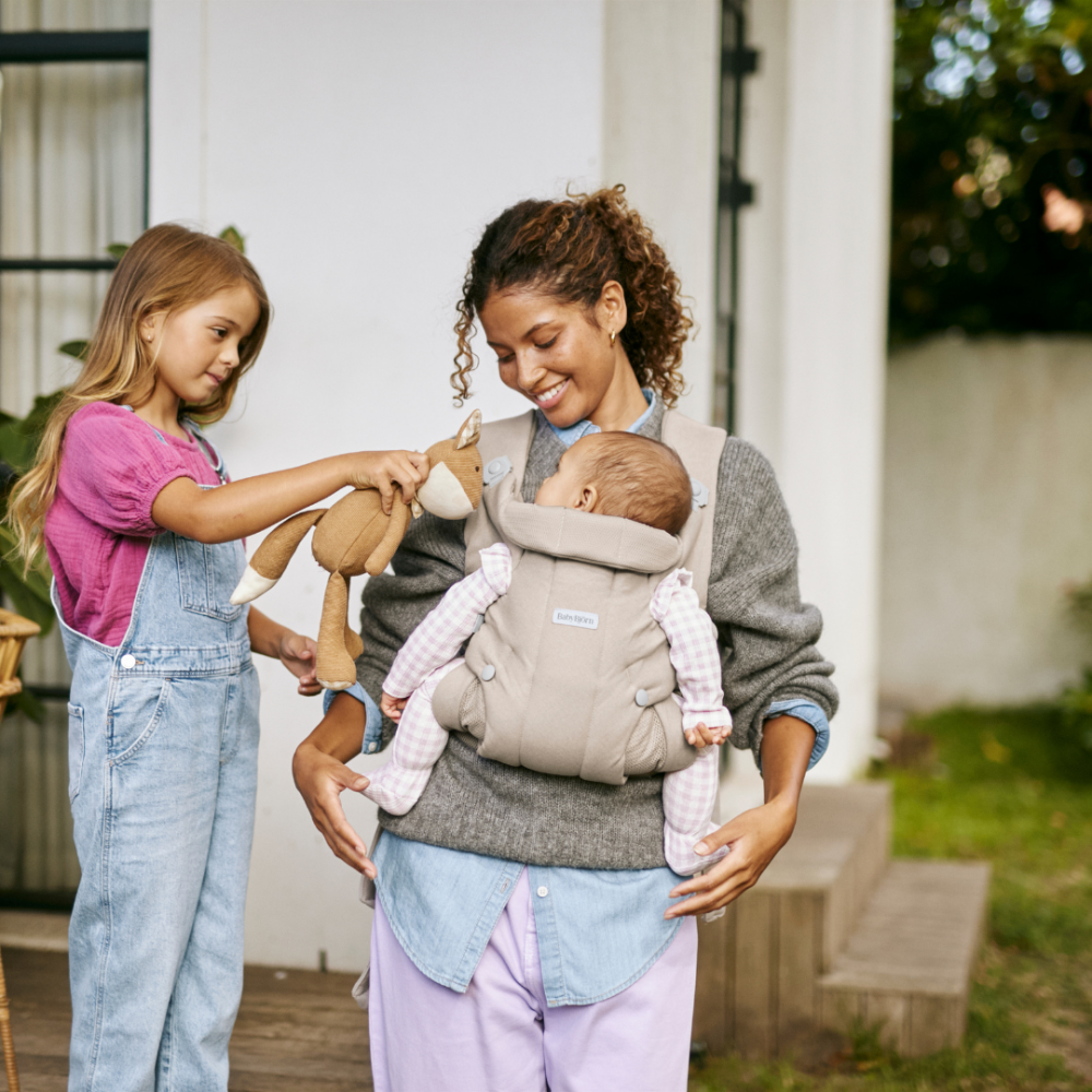 Marsupiu ergonomic Baby Bjorn Baby Carrier Hold, Sand Gray, tesatura periata