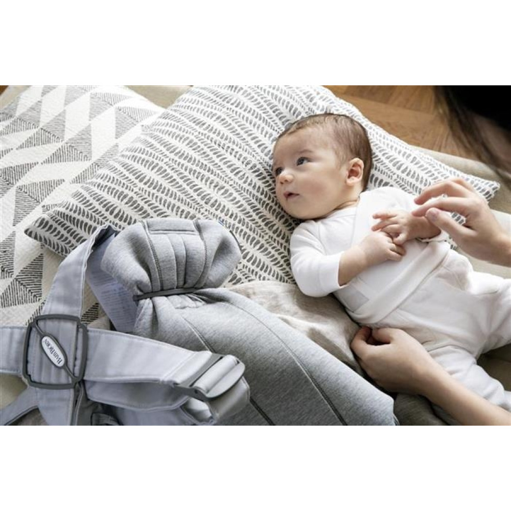 BabyBjorn - Marsupiu anatomic Mini, cu pozitii multiple de purtare – Light Grey, 3D Jersey