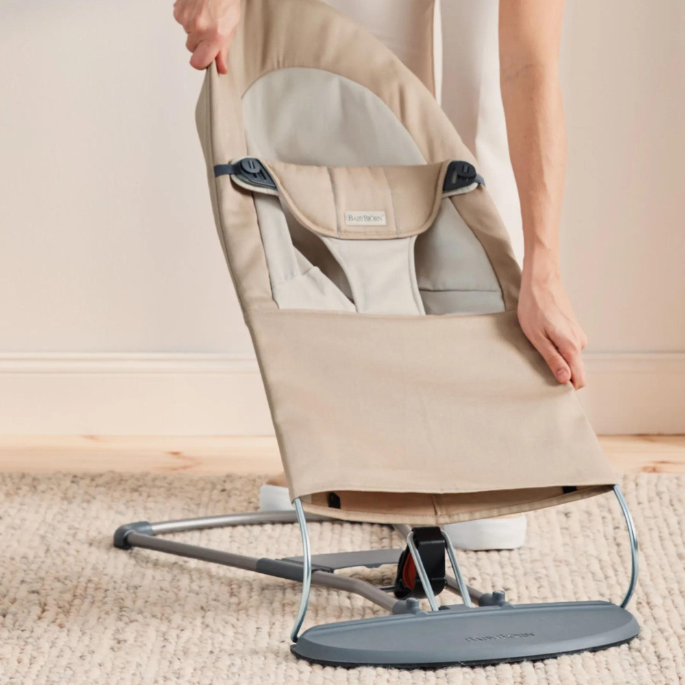 Balansoar din tesatura pentru copii Baby Bjorn balance soft, Khaki/Beige