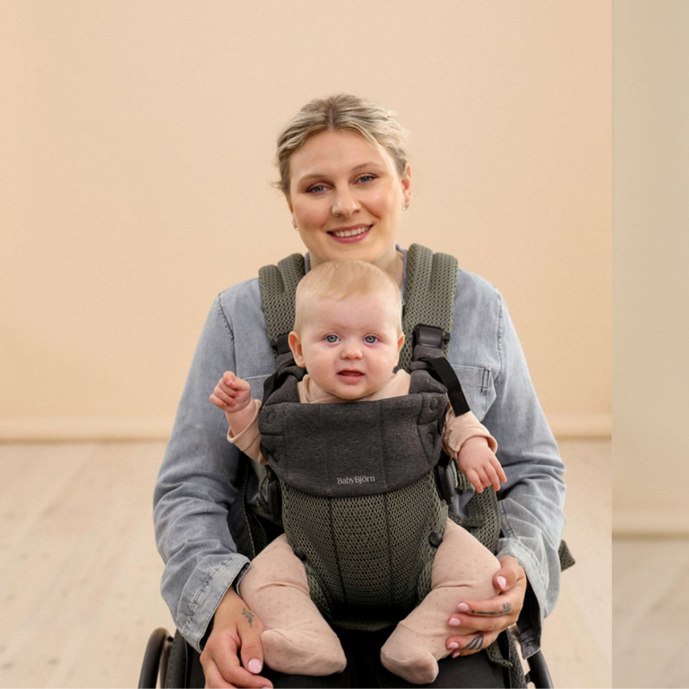 Marsupiu anatomic cu multiple pozitii de purtare BabyBjorn colectia Harmony, Dark Green, 3D Mesh