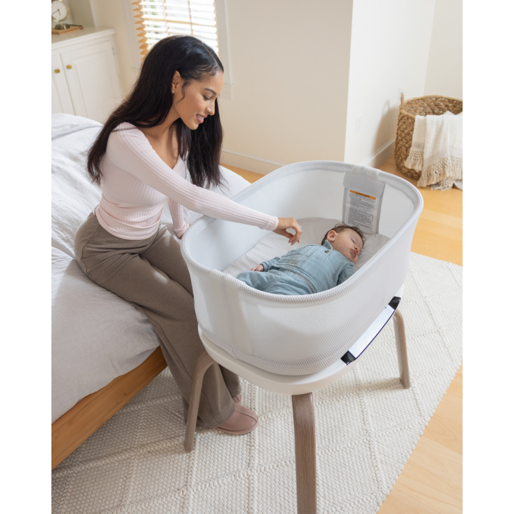 Patut co-sleeper Graco Eluma Nest Luna cu leganare automata si sistem inteligent de detectare a plansului