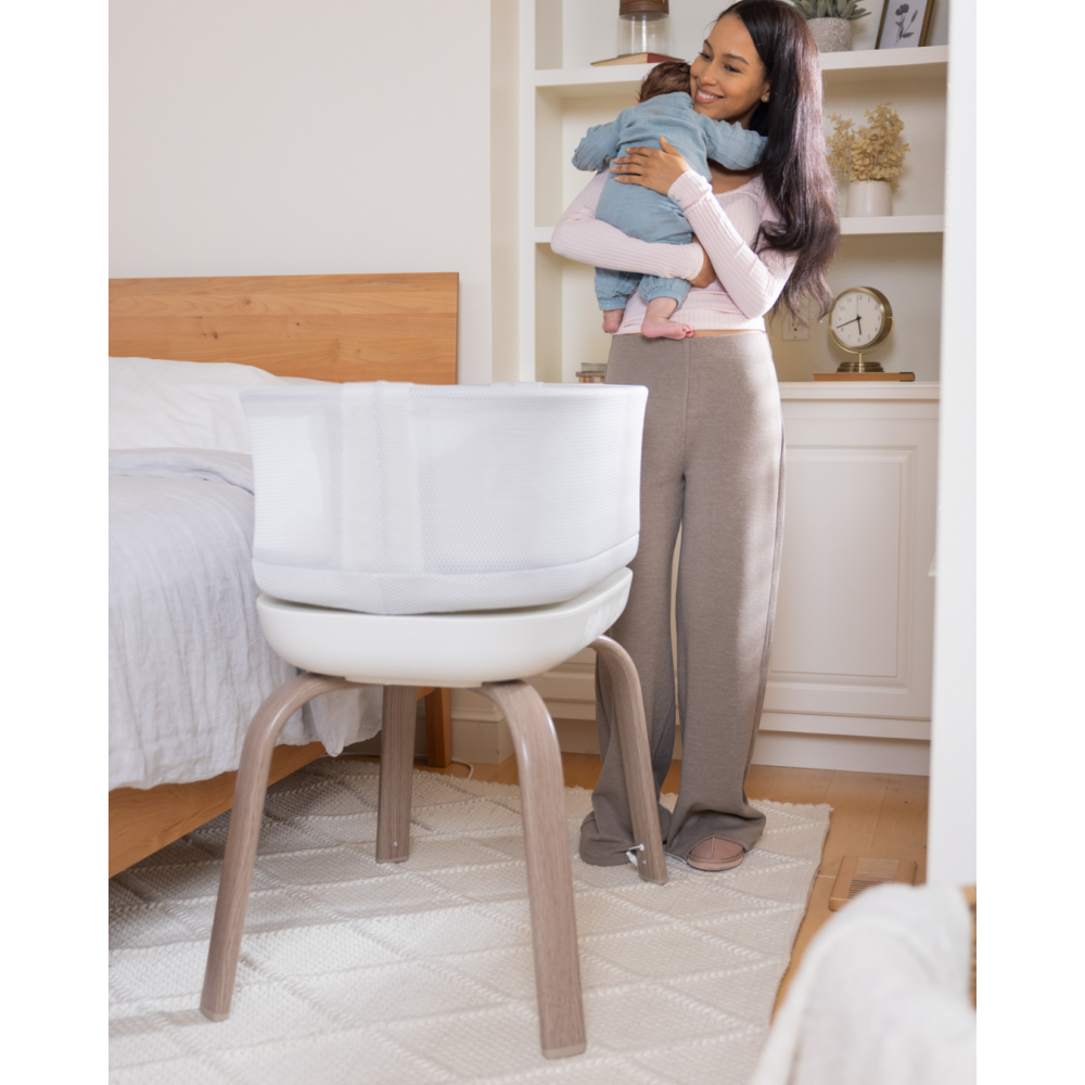 Patut co-sleeper Graco Eluma Nest Luna cu leganare automata si sistem inteligent de detectare a plansului