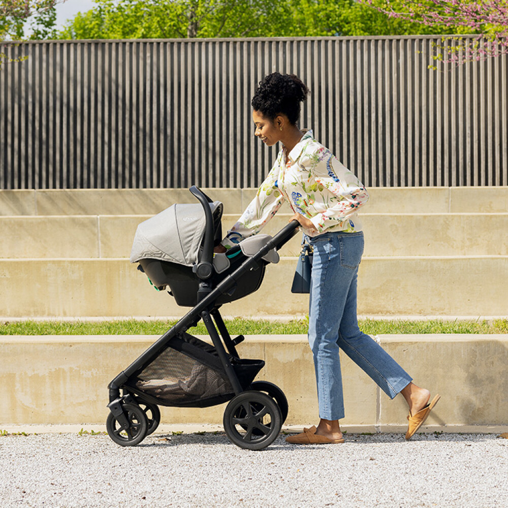 Carucior pentru copii multifunctional 3 in 1 Graco Near2Me DLX Ash (Carucior Near2Me DLX + Landou Near2Me DLX + Scoica SnugLite)