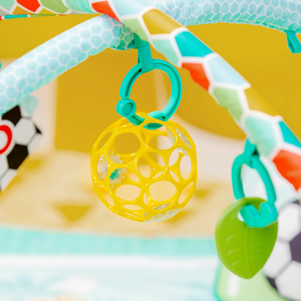 Salteluta de activitati Bright Starts Grip & Kick Oball