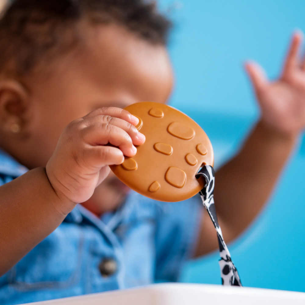 Jucarie de dentitie 2 in 1 cu zornaitoare Bright Starts Cookies & Teethe