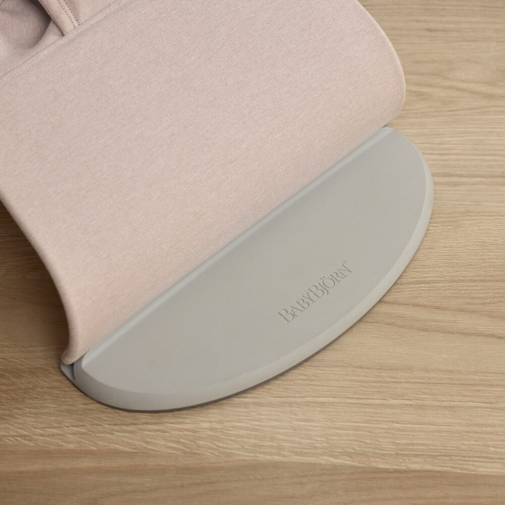 Balansoar din tesatura melange cu aspect Clasic pentru copii Baby Bjorn Bliss, Light Pink
