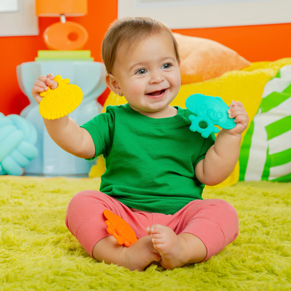 Set 3 jucarii de dentitie texturate Bright Starts Gummy Buddies -  Elefant, Leu, Maimuta