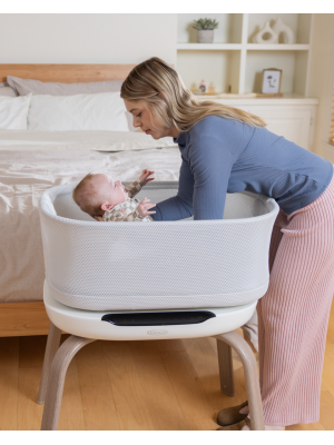 Patut co-sleeper Graco Eluma Nest cu leganare automata si sistem inteligent de detectare a plansului