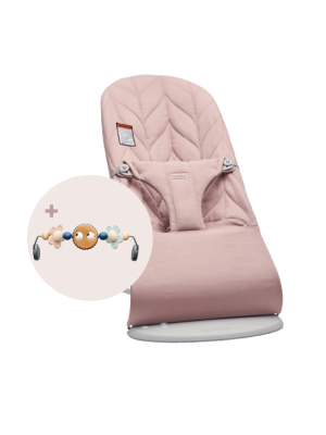 Balansoar din tesatura matlasata cu aspect delicat de petala pentru copii Baby Bjorn Bliss Dusty Pink, cu bara de jucarii inclusa