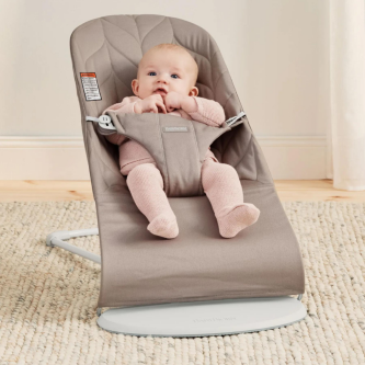 Balansoar din tesatura matlasata cu aspect delicat de petala pentru copii Baby Bjorn Bliss, Sand Gray