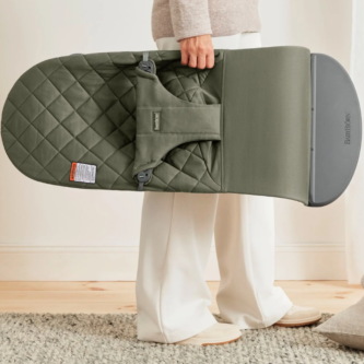 Balansoar din tesatura matlasata cu aspect Clasic pentru copii Baby Bjorn Balance Bliss, Dark Green