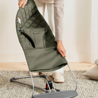 Balansoar din tesatura matlasata cu aspect Clasic pentru copii Baby Bjorn Balance Bliss, Dark Green