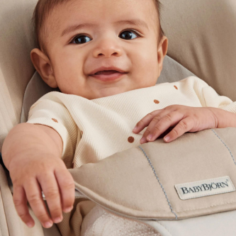 Balansoar din tesatura pentru copii Baby Bjorn balance soft, Khaki/Beige