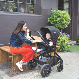 Carucior pentru copii multifunctional 3 in 1 Joie Chrome DLX Toffee (Carucior Chrome DLX + Landou Toffee + Scoica i-Snug Toffee)