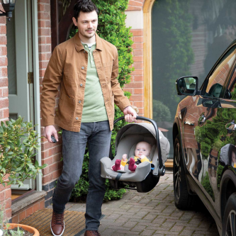 Scoica auto Joie i-Snug Cashew, 40-75 cm, testata ADAC, testata Suplimentar la impact lateral, frontal si din spate si certificata R129