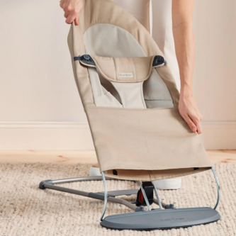 Balansoar din tesatura pentru copii Baby Bjorn balance soft, Khaki/Beige