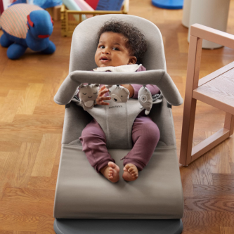 Bara de jucarii BabyBjorn Soft Toys Neutrals – pentru balansoarele Soft si Bliss