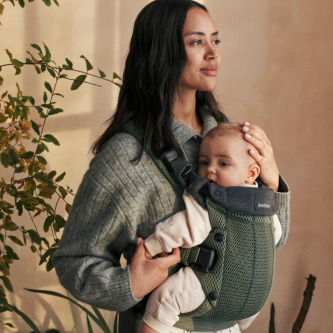 Marsupiu anatomic cu multiple pozitii de purtare BabyBjorn colectia Harmony, Dark Green, 3D Mesh