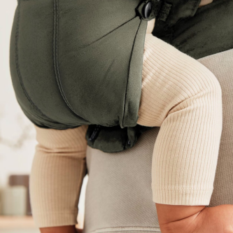 Marsupiu anatomic cu multiple pozitii de purtare BabyBjorn Mini, Dark Green, Tesatura