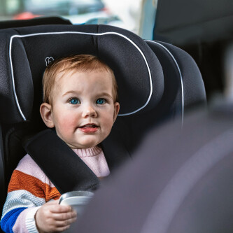 BabyGo - Scaun auto i-Size FreeFix Grey, 76-150 cm, testat Suplimentar la impact lateral, frontal si din spate