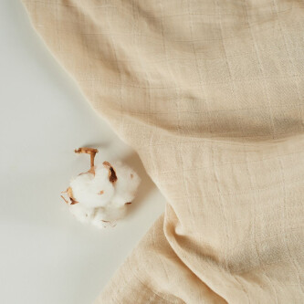 Muselina multifunctionala din bumbac 100% organic, ONINO HUG.me, Creamy Vanilla, x1 bucata, 120 x 120 cm, certificata GOTS