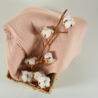 Muselina multifunctionala din bumbac 100% organic, ONINO HUG.me, Sandy Rose, x1 bucata, 120 x 120 cm, certificata GOTS