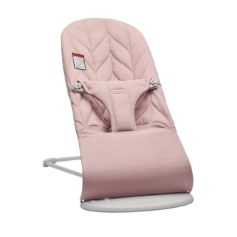 Balansoar din tesatura matlasata cu aspect delicat de petala pentru copii Baby Bjorn Bliss Dusty Pink, cu bara de jucarii inclusa